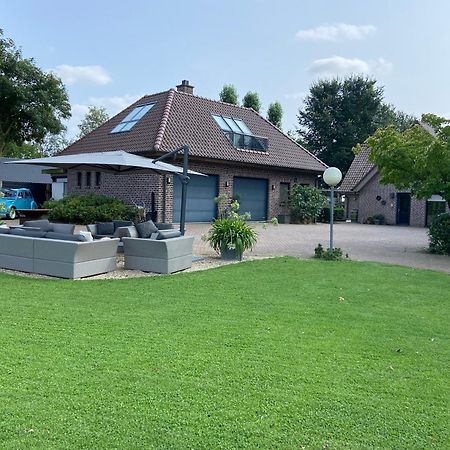 Loft 8 Linden Villa Bagian luar foto